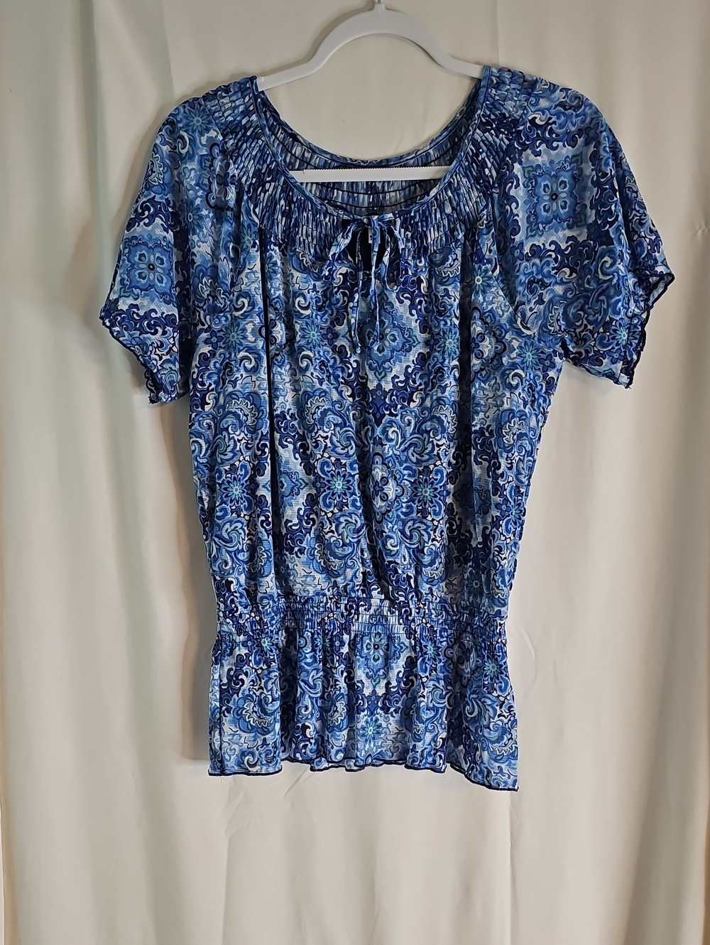 Croft & Barrow Blue Patterned Women’s Smocked Waist Short Sleeve Top